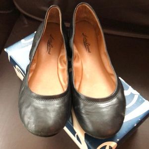 Women’s Lucky brand  black flats size 8.5